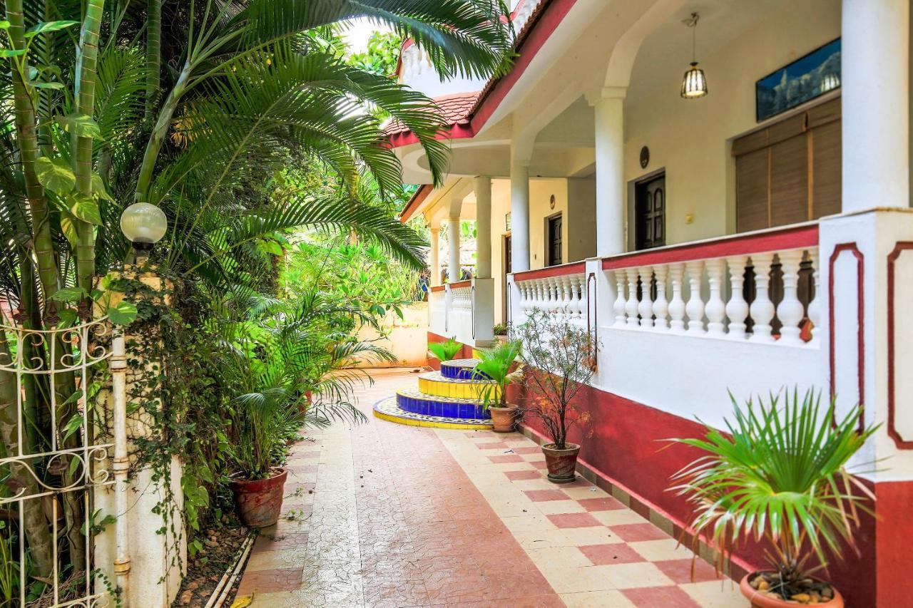 Oyo 13311 The White Feather Hotel มานเดรม ภายนอก รูปภาพ