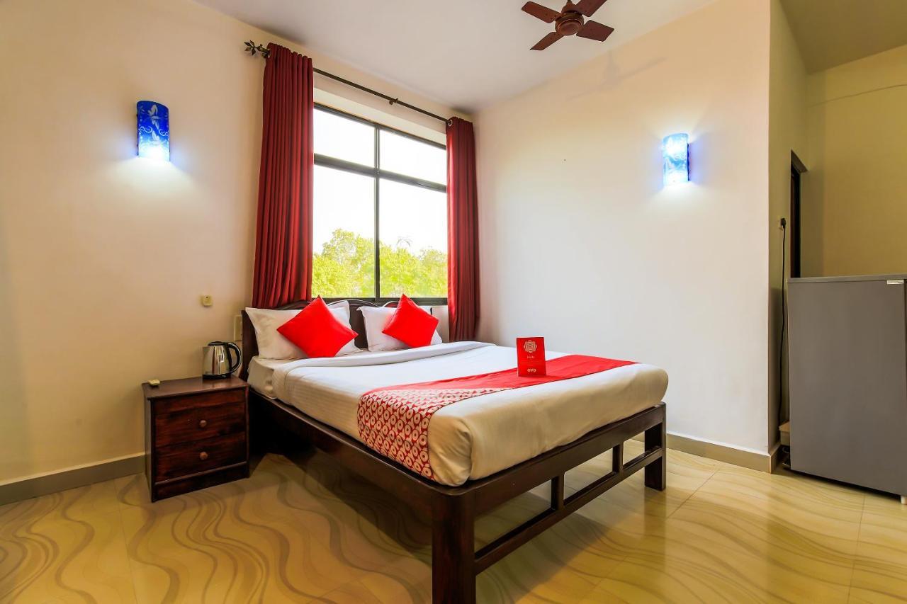 Oyo 13311 The White Feather Hotel มานเดรม ภายนอก รูปภาพ