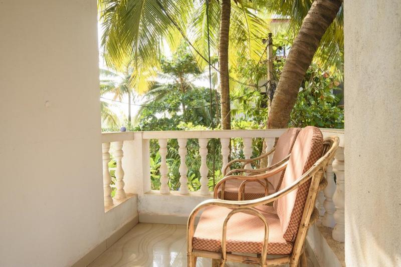 Oyo 13311 The White Feather Hotel มานเดรม ภายนอก รูปภาพ