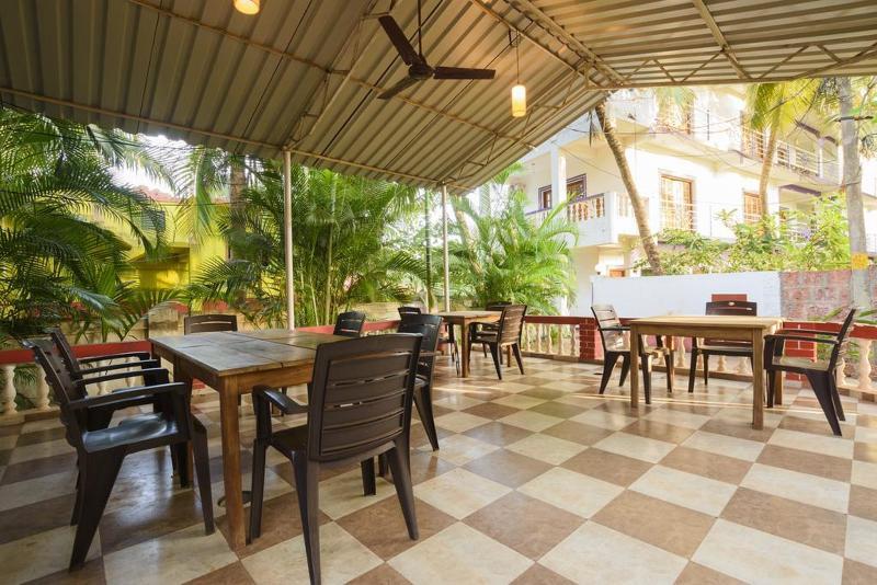 Oyo 13311 The White Feather Hotel มานเดรม ภายนอก รูปภาพ